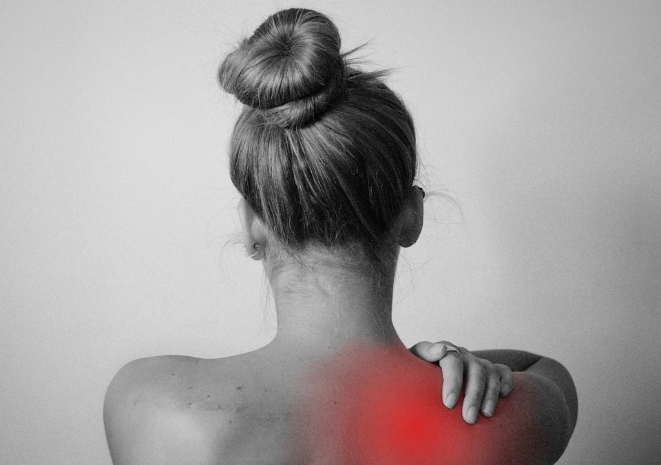 what causes shoulder pain at night